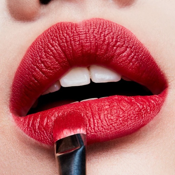 COPY - MAC MATTE LIPSTICK                         RUSSIAN RED (612) Intense Blu… - Picture 4 of 5